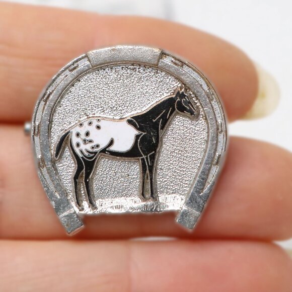 Vintage Appaloosa Horse Horseshoe Enamel Pin Badge Silver Metal Brooch Western - Picture 2 of 6